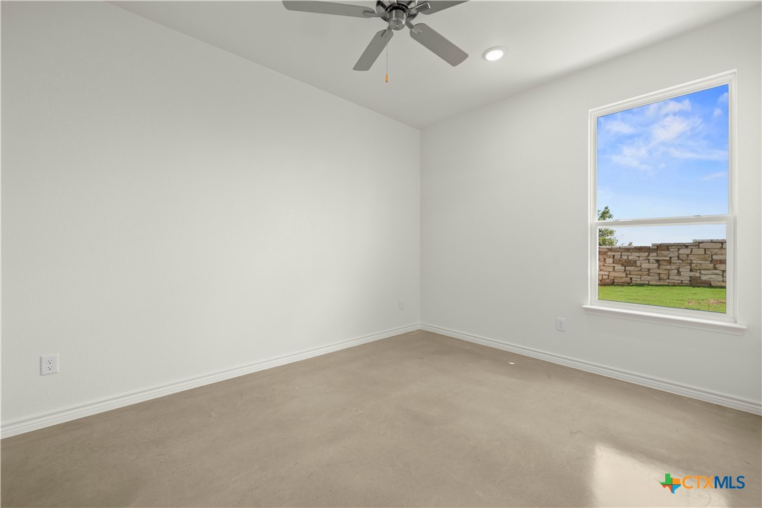 8910 Little Leaf Mulberry Drive Property Photo 7