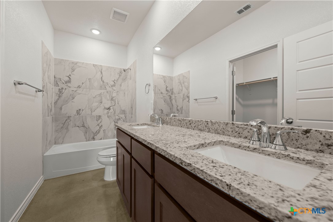 8910 Little Leaf Mulberry Drive Property Photo 8