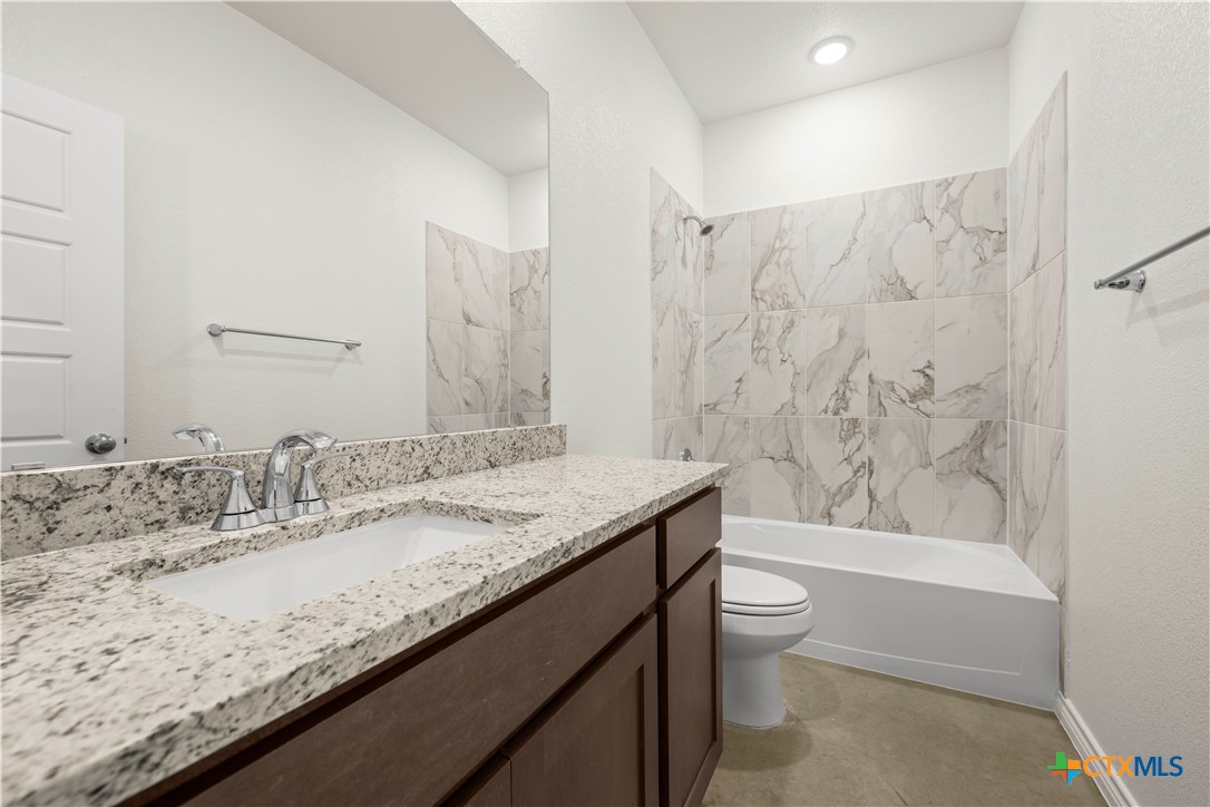 8910 Little Leaf Mulberry Drive Property Photo 11