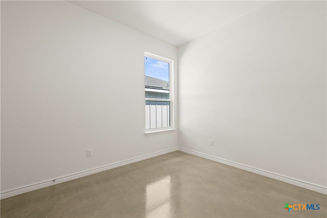 8910 Little Leaf Mulberry Drive Property Photo 12