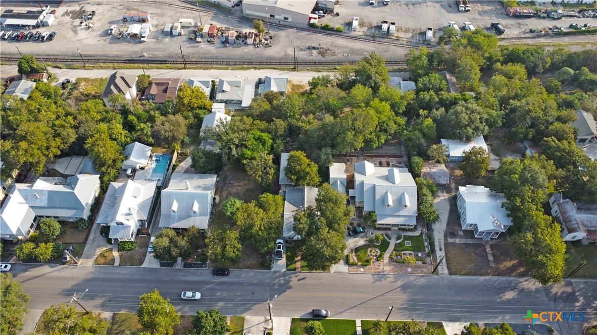 445 S Academy Avenue