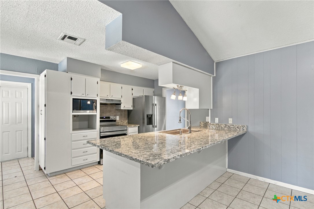 652 Mockingbird Lane Property Photo 8