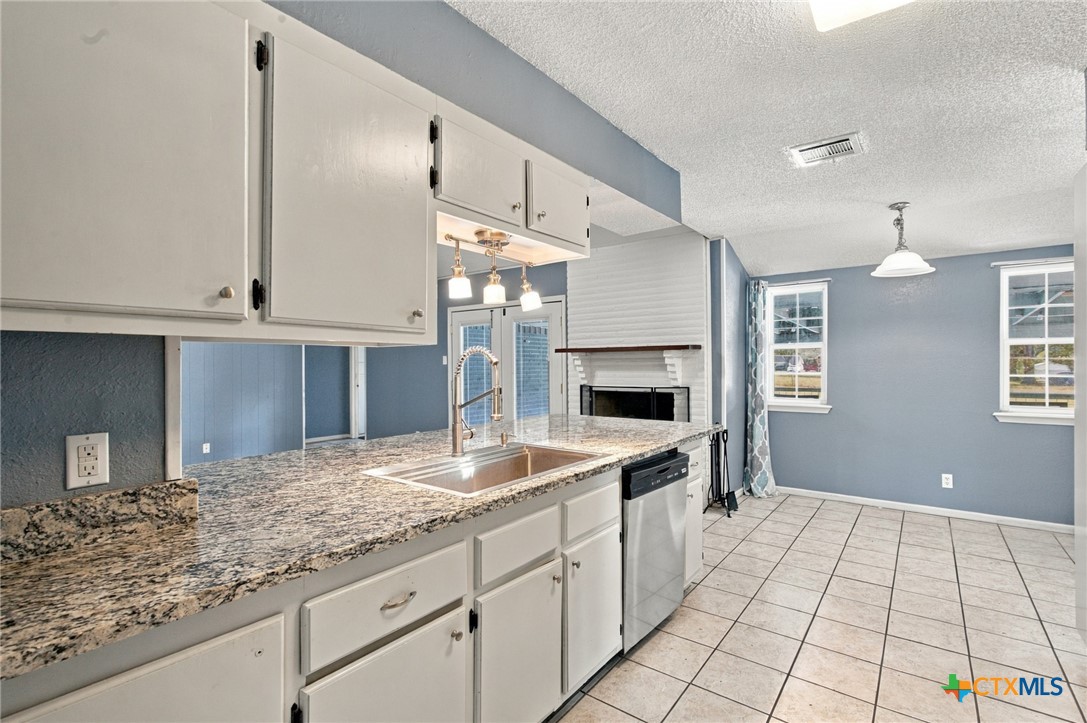 652 Mockingbird Lane Property Photo 12