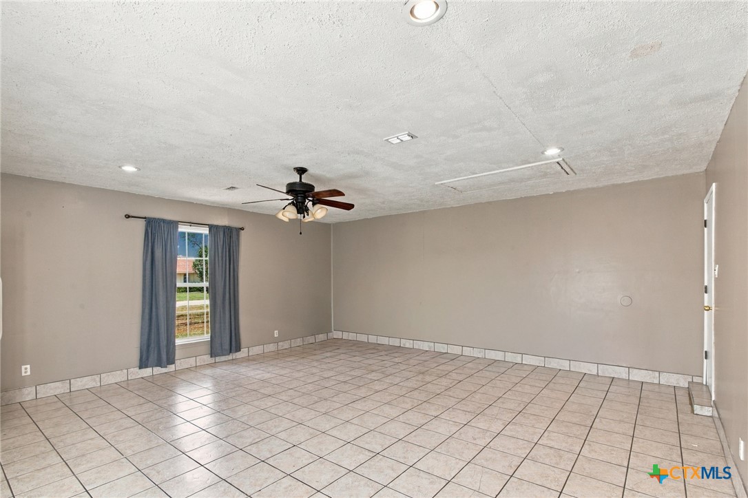 652 Mockingbird Lane Property Photo 14