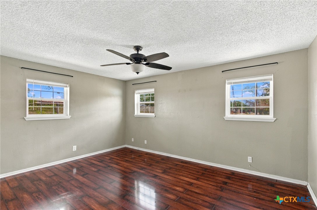 652 Mockingbird Lane Property Photo 15