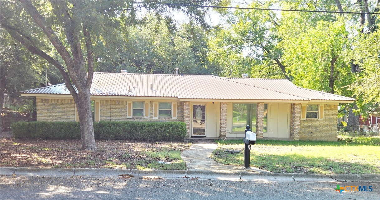 1408 W 4th Street Property Photo 1