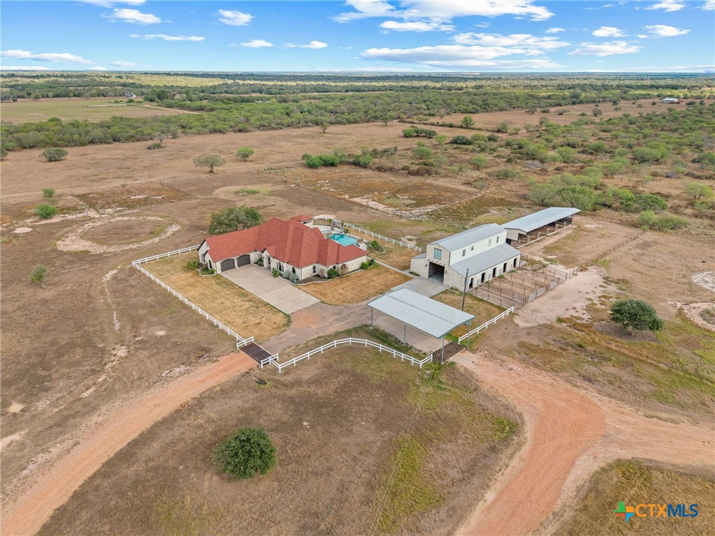 6903 Fm 236 Property Photo 2