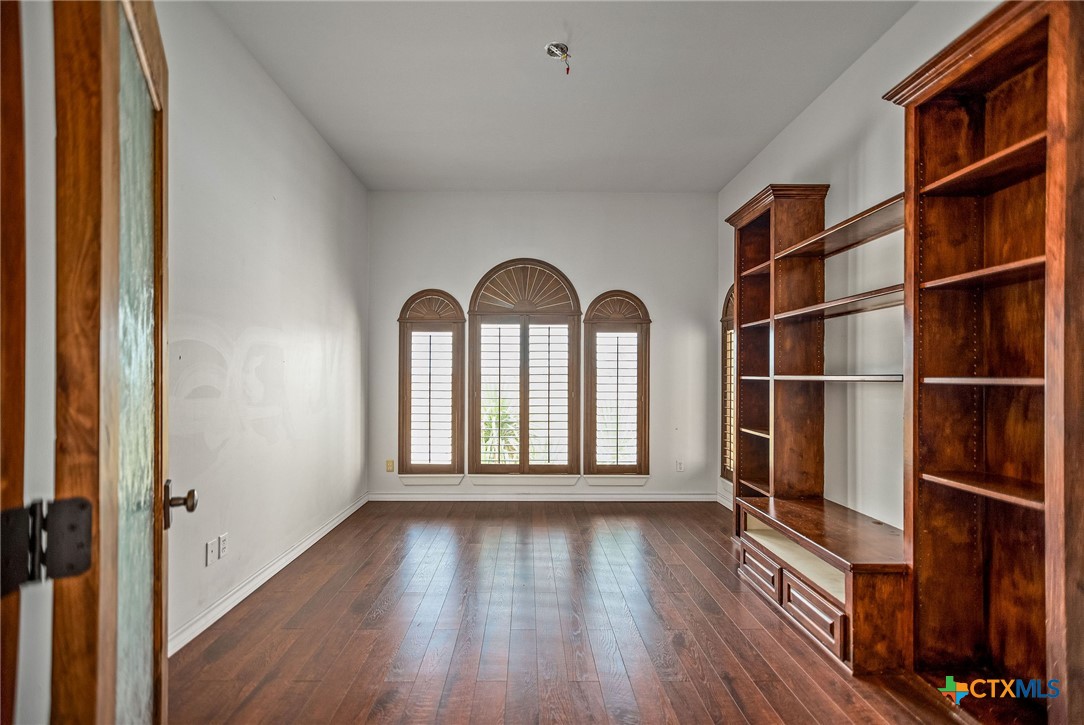6903 Fm 236 Property Photo 22