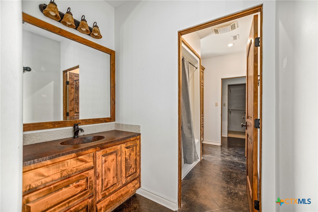 6903 Fm 236 Property Photo 25