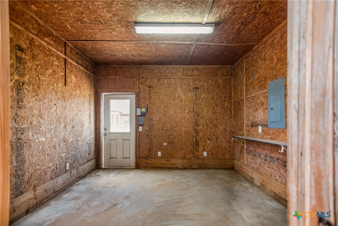 6903 Fm 236 Property Photo 34