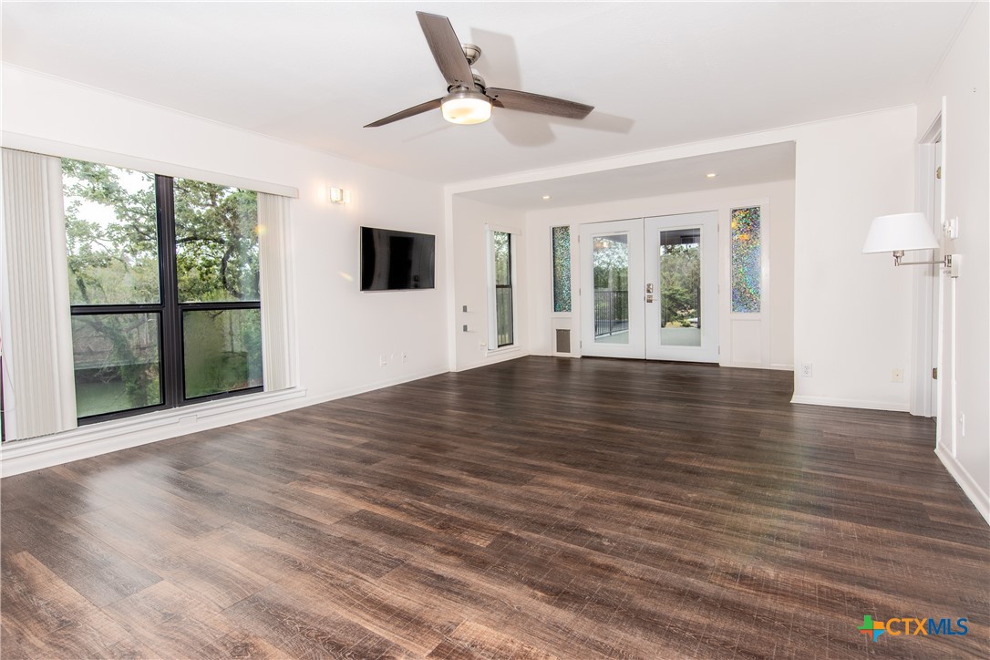 54 S Hampton Drive Property Photo 10