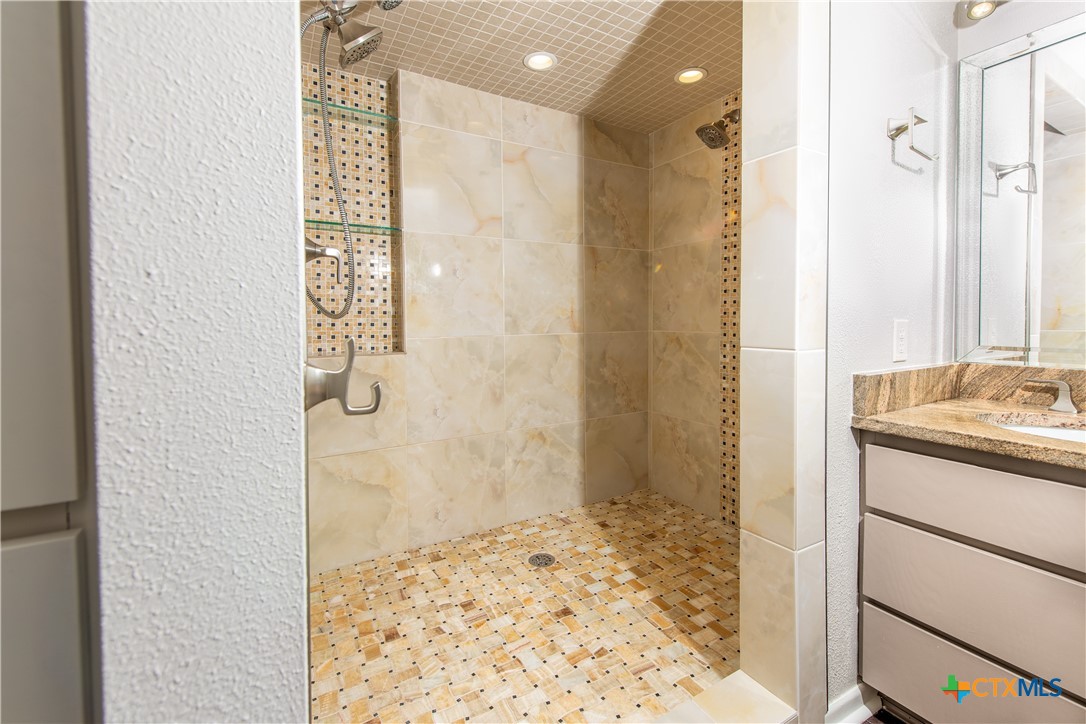 54 S Hampton Drive Property Photo 12