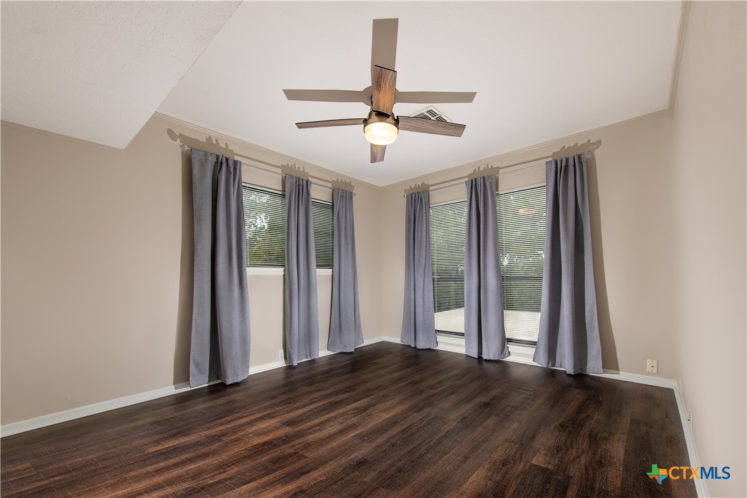 54 S Hampton Drive Property Photo 18