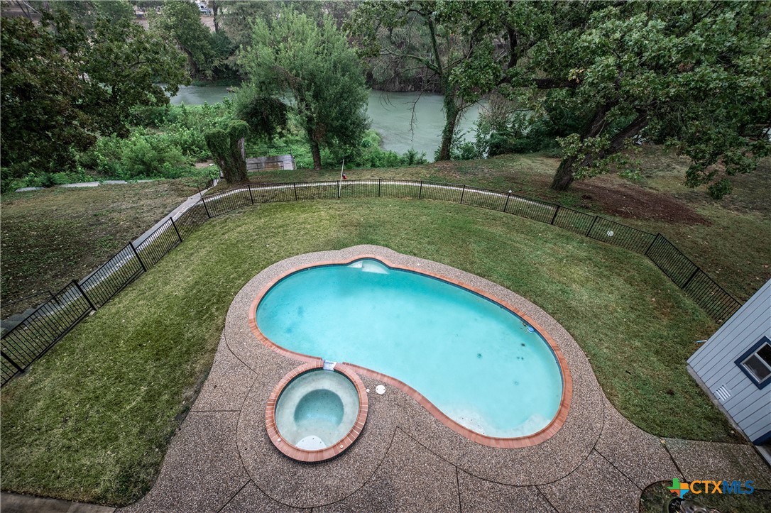 54 S Hampton Drive Property Photo 19