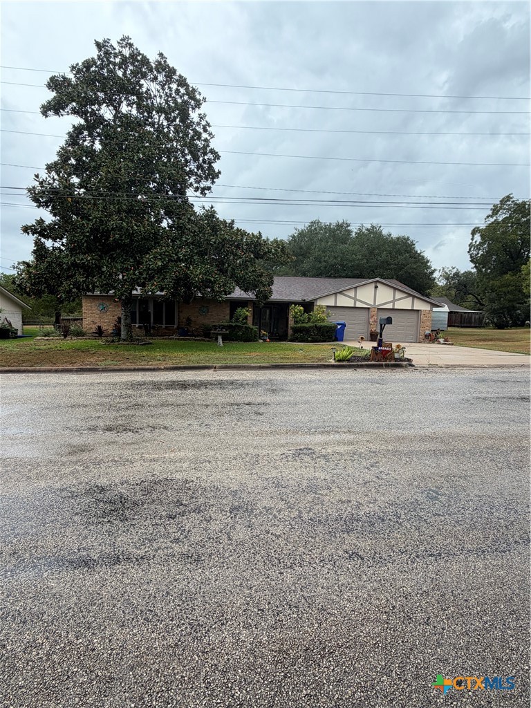 904 Carroll Dr Property Photo 1