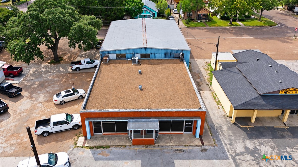 805 E Rio Grande Street Property Photo 1