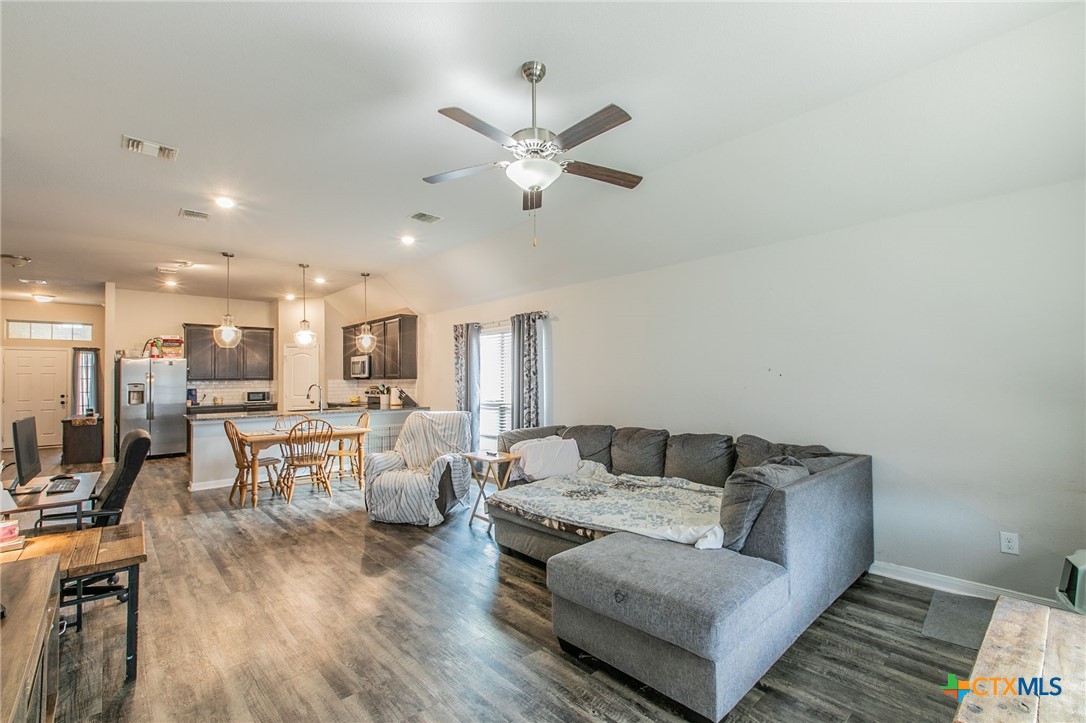 1652 Hillside Drive Property Photo 3