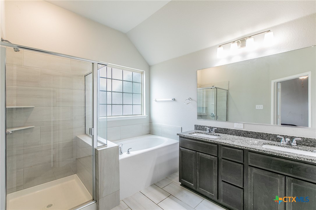 1652 Hillside Drive Property Photo 11