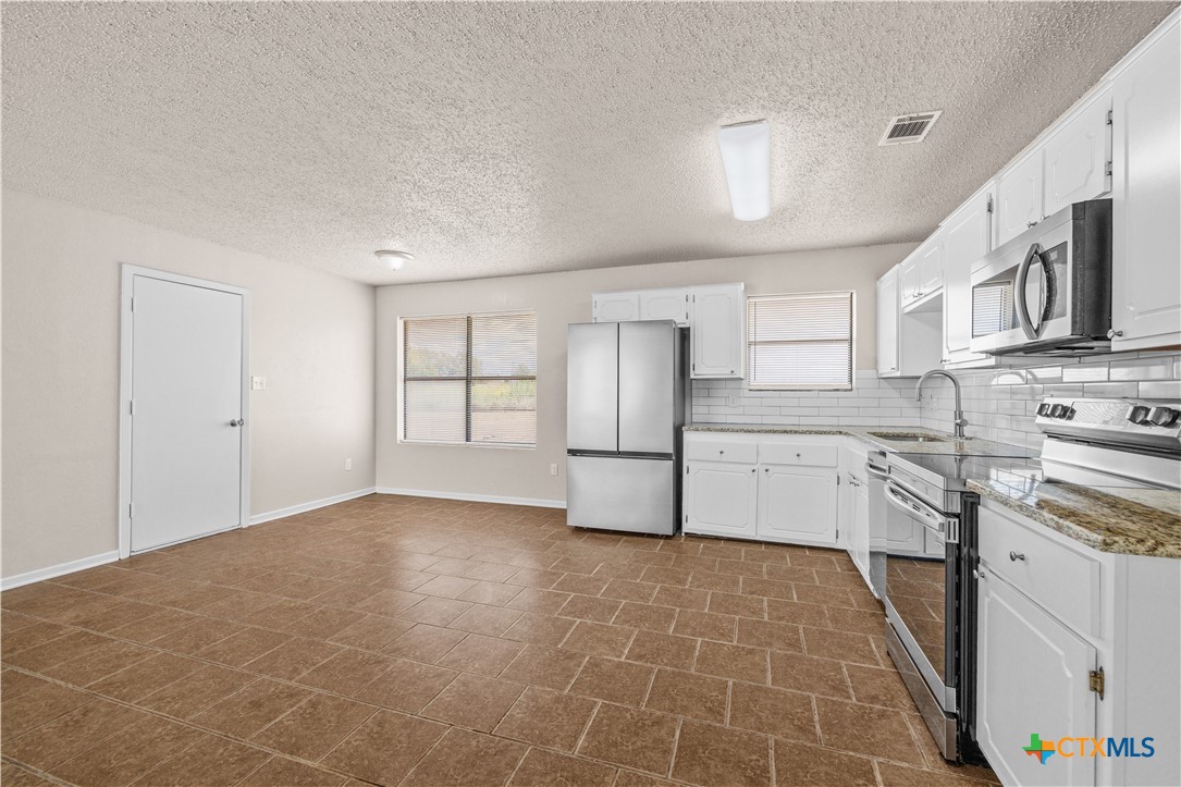 305 Skyview Circle Property Photo 13