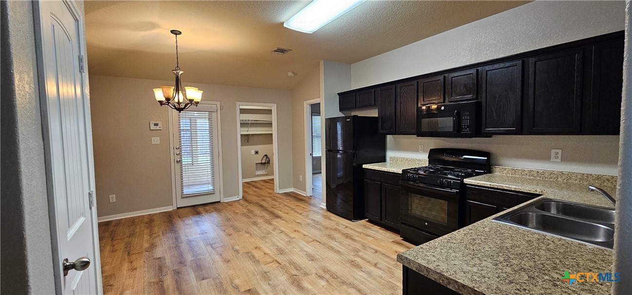 1052 Lilac Wind Property Photo 6