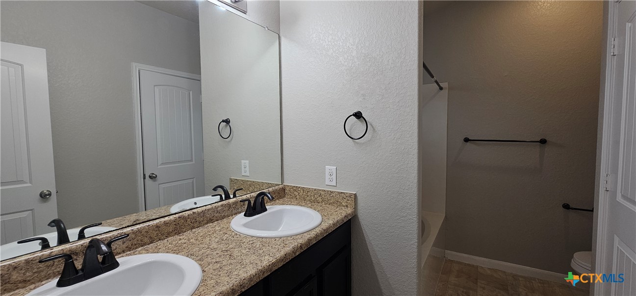1052 Lilac Wind Property Photo 11