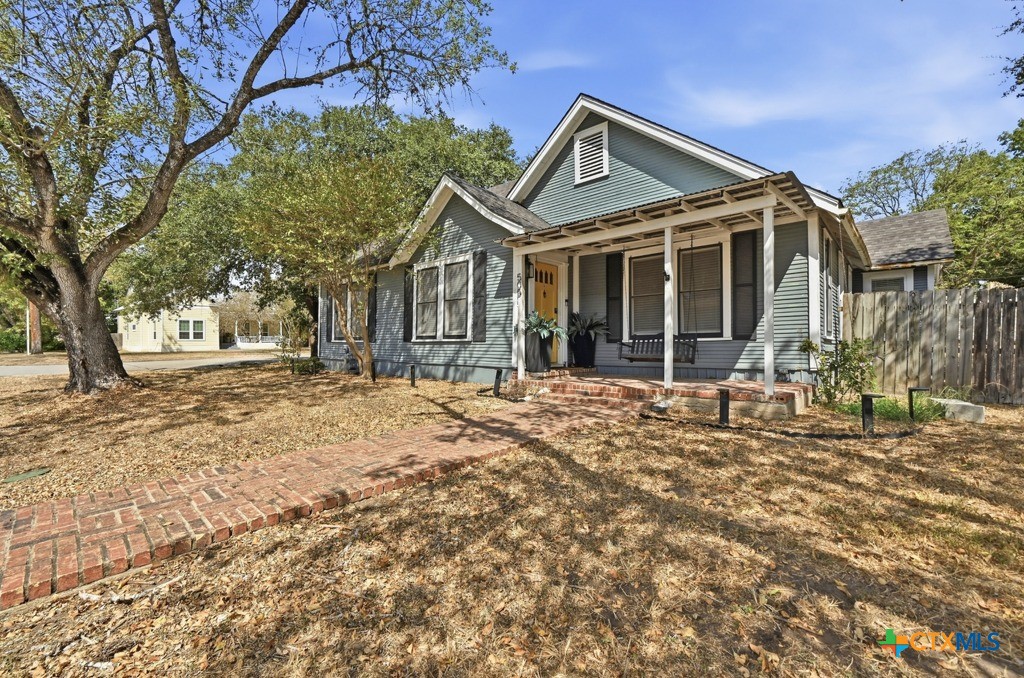 505 E Houston Street Property Photo 1