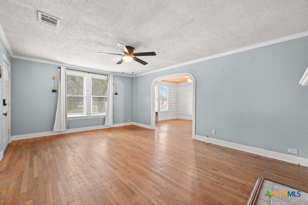 505 E Houston Street Property Photo 8