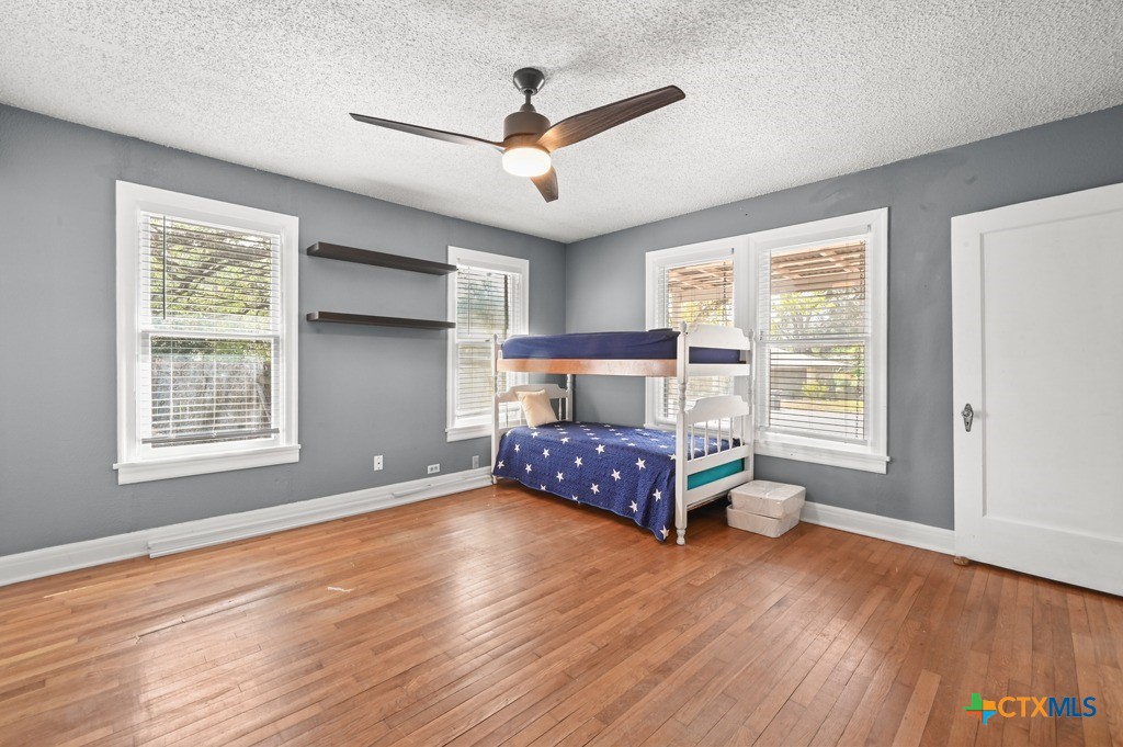 505 E Houston Street Property Photo 16