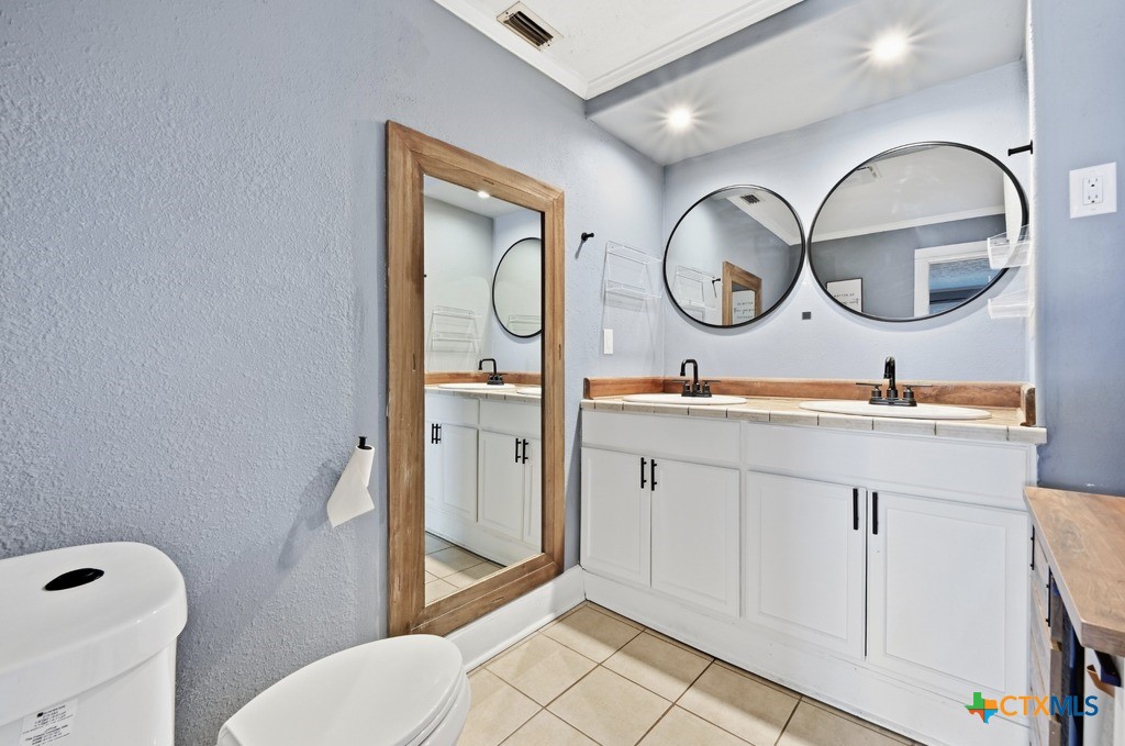 505 E Houston Street Property Photo 22