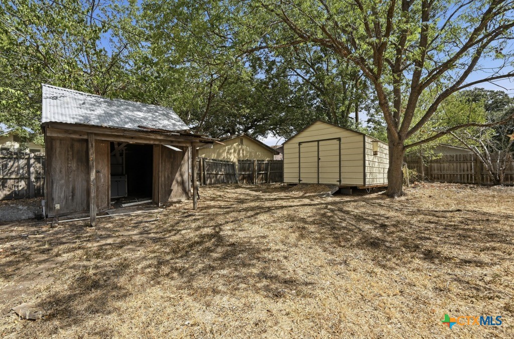 505 E Houston Street Property Photo 29