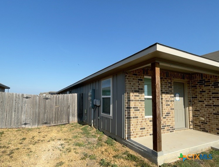 1952 Lively Lane Property Photo 2