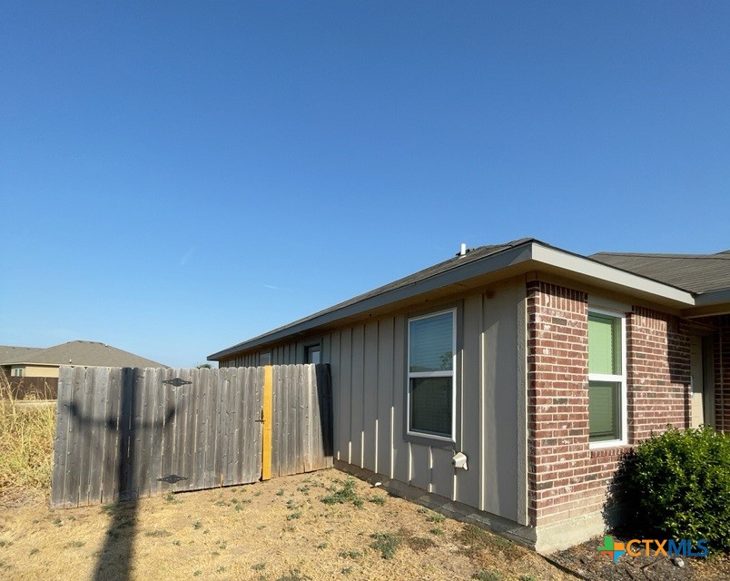 1956 Lively Lane Property Photo 2