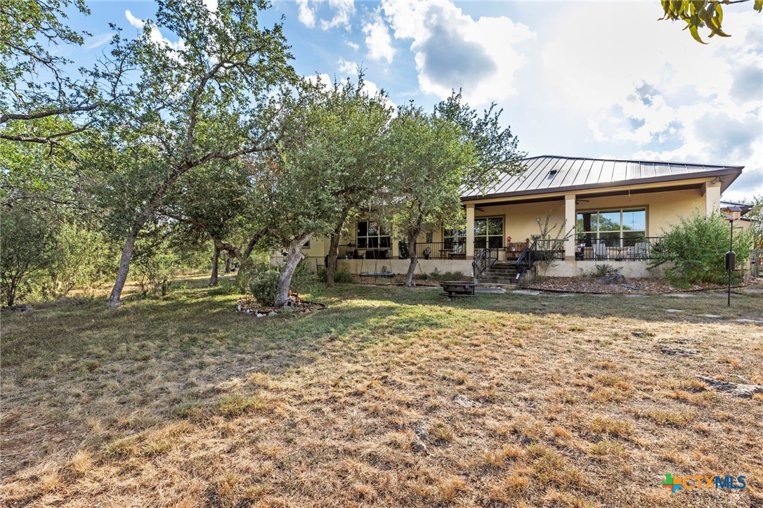 611 Shady Hollow Property Photo 4