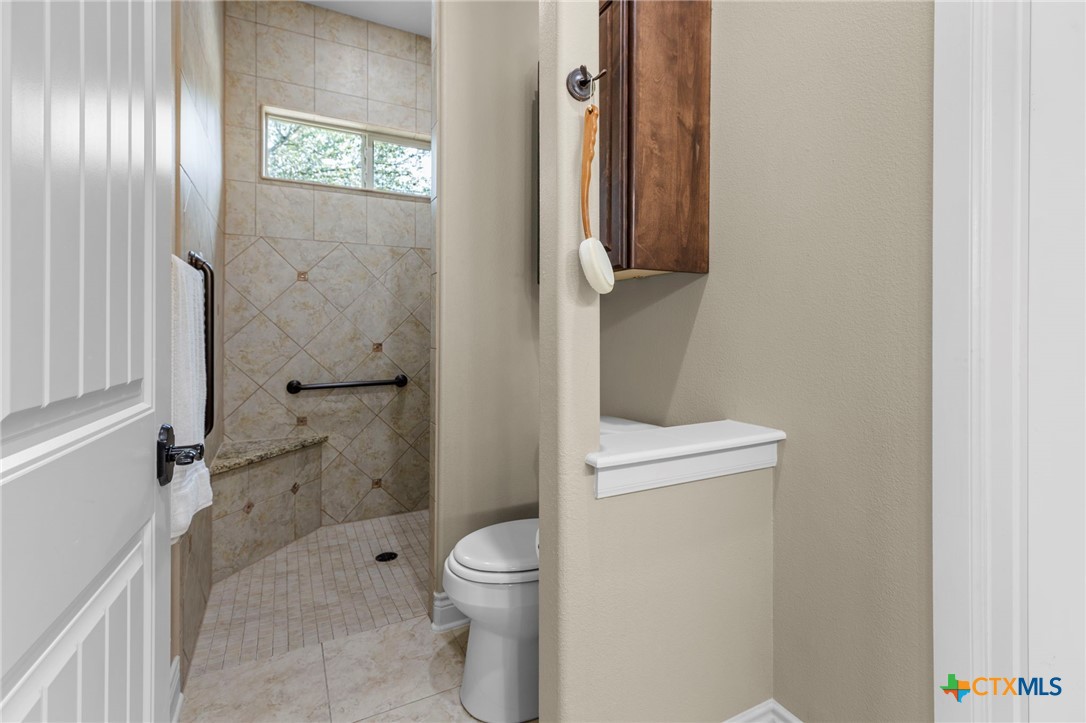 611 Shady Hollow Property Photo 26