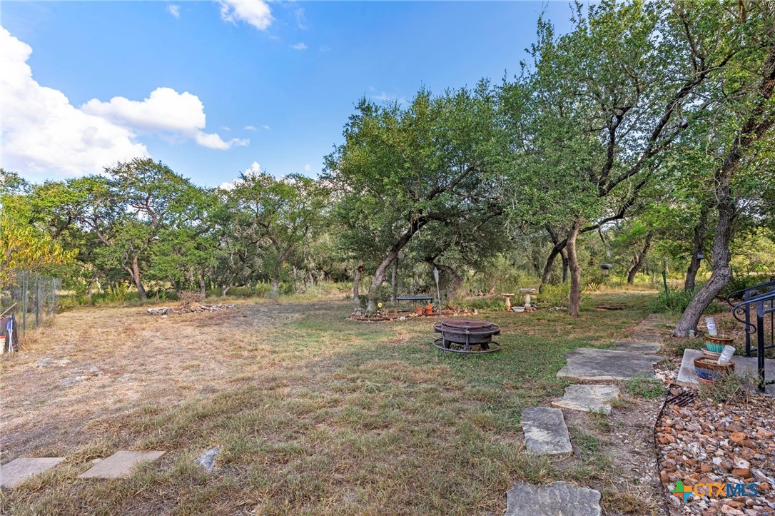 611 Shady Hollow Property Photo 30