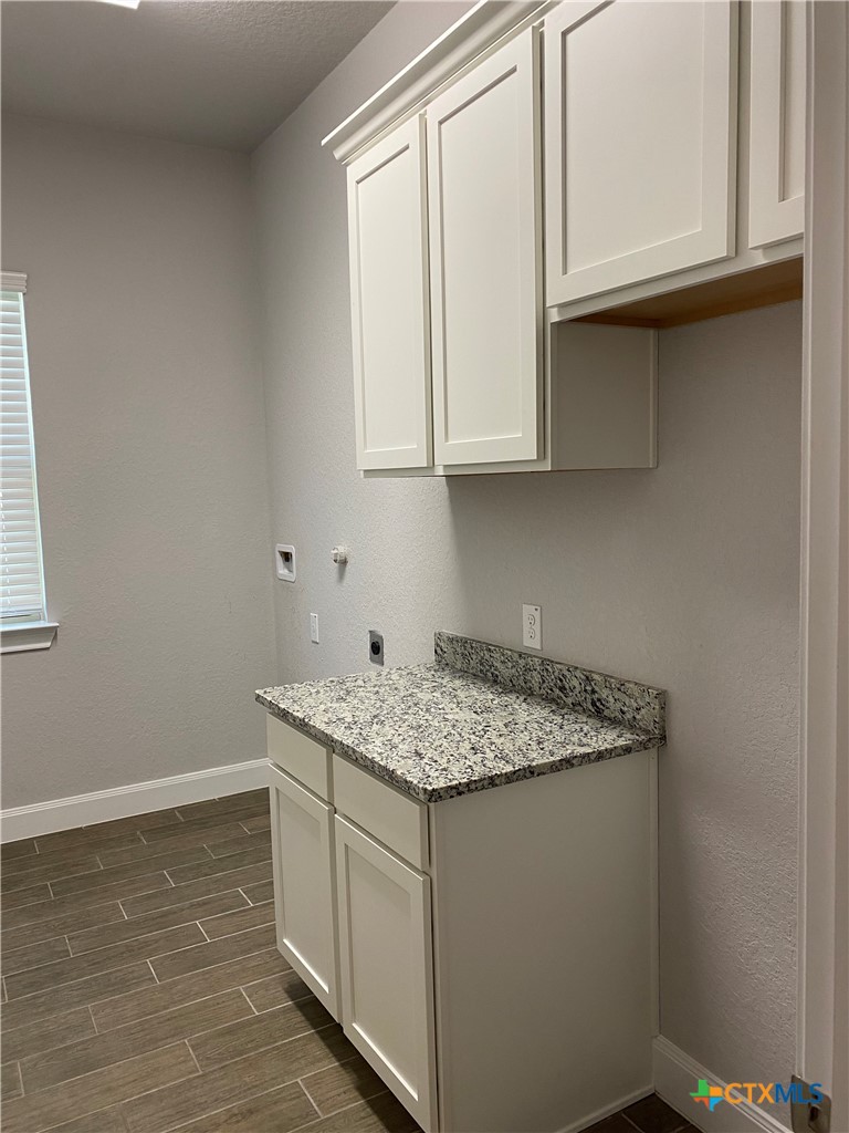 1145 Carriage Loop Property Photo 6