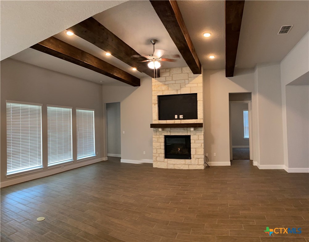 1145 Carriage Loop Property Photo 8