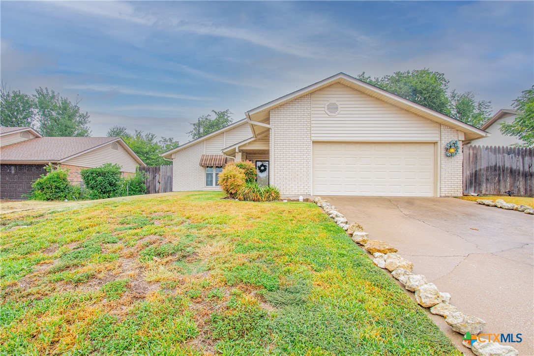 906 Yorktown Drive Property Photo 1