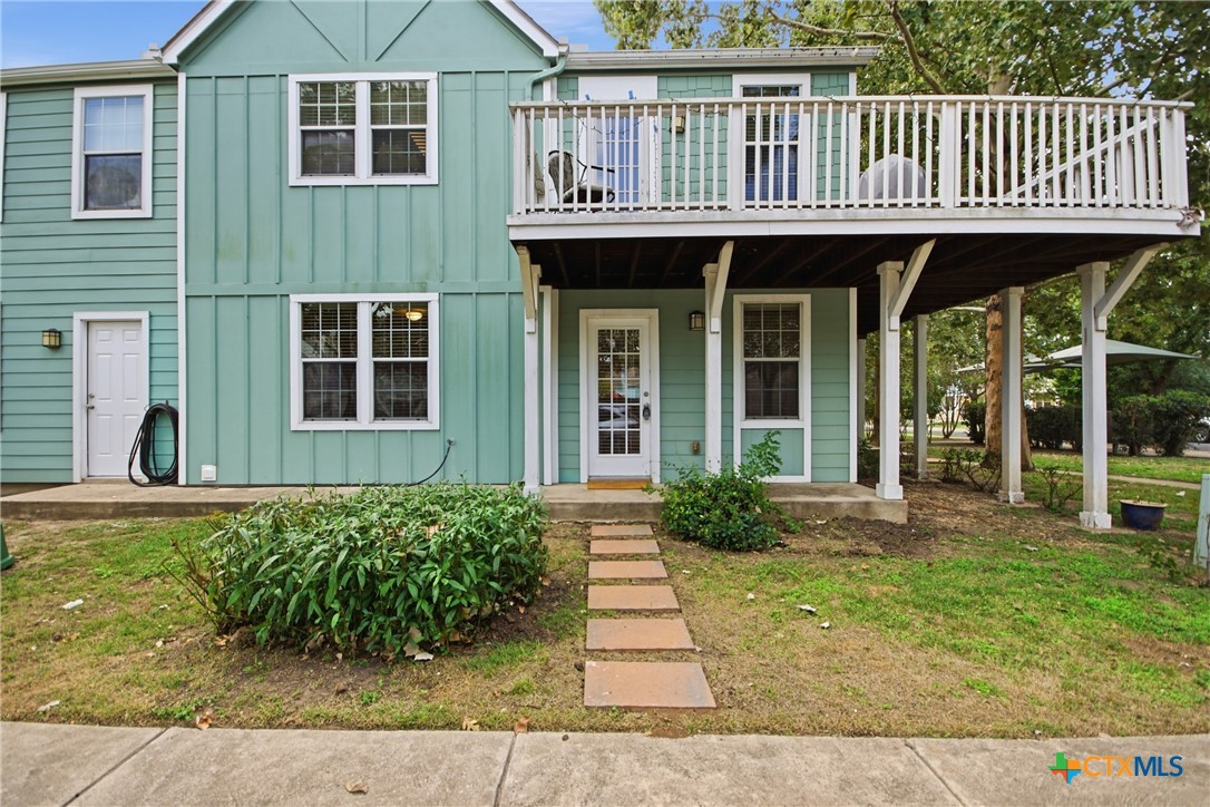 426 Shadowpoint C Property Photo 2