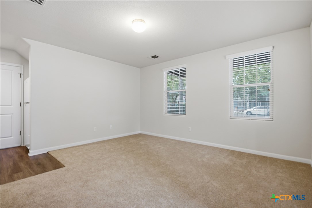 426 Shadowpoint C Property Photo 7