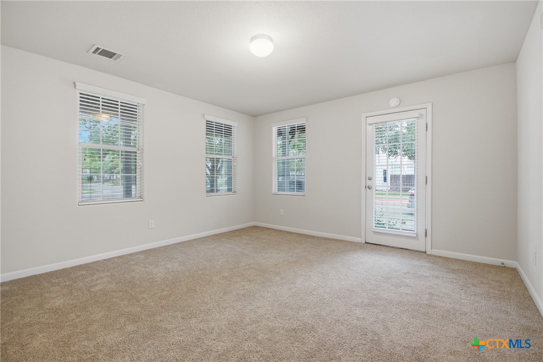 426 Shadowpoint C Property Photo 9