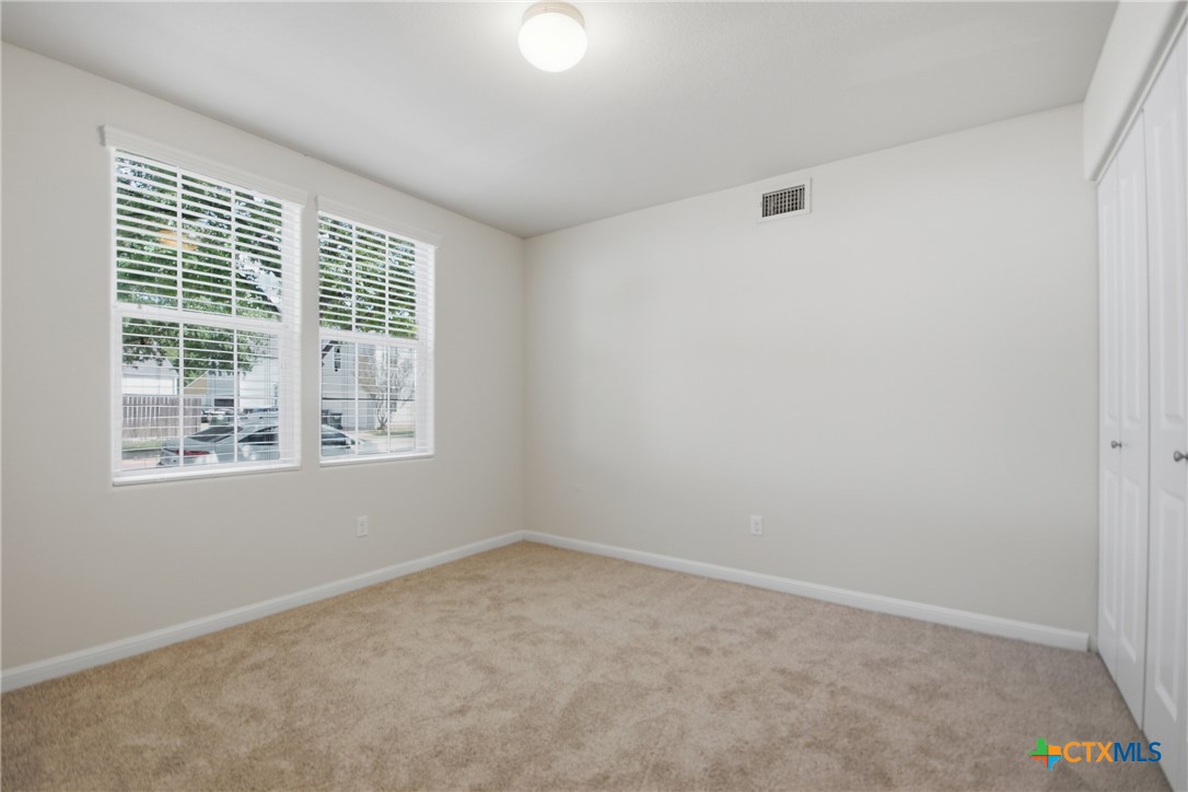 426 Shadowpoint C Property Photo 12