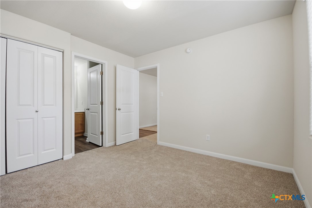 426 Shadowpoint C Property Photo 14