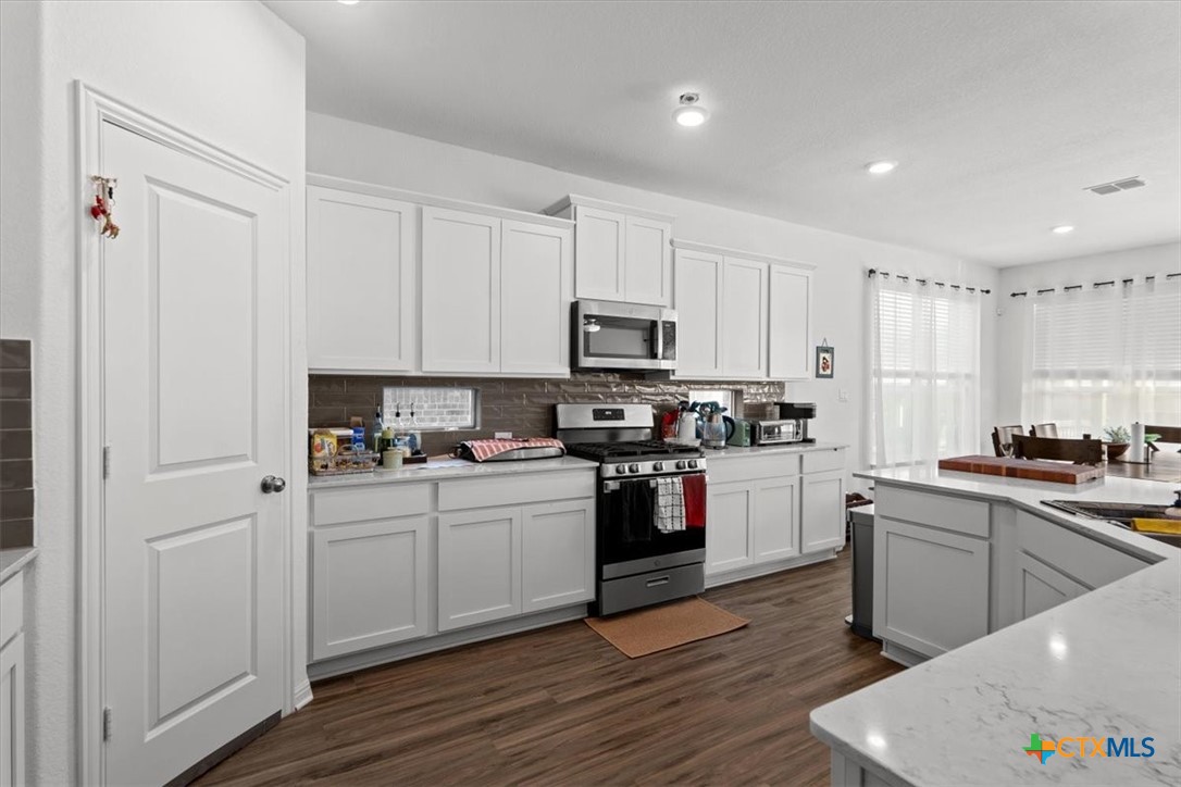 12202 Perritos Place Property Photo 12