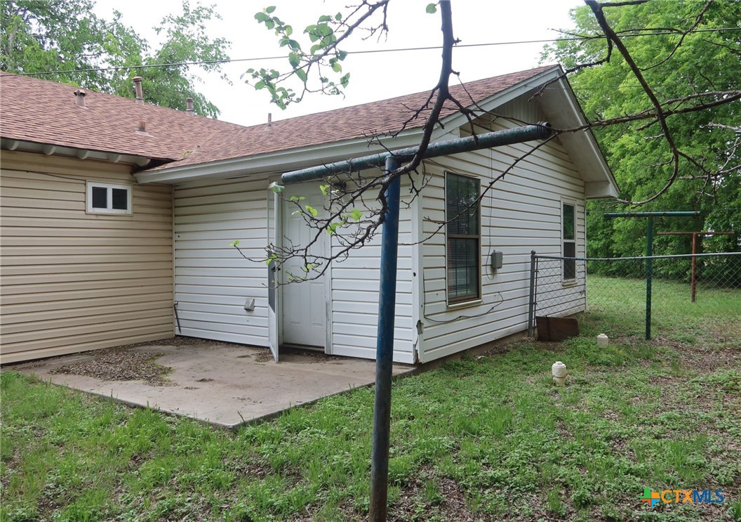 1806 Fairview Drive Property Photo 2