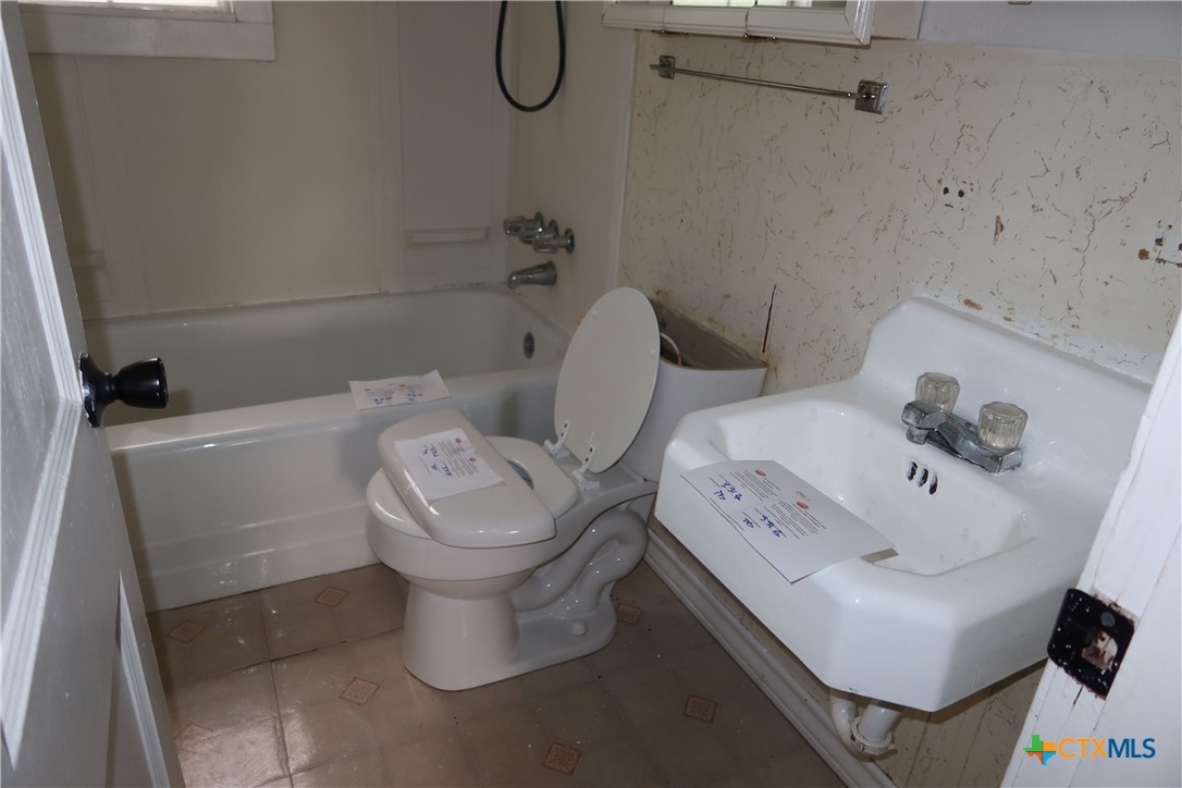 1806 Fairview Drive Property Photo 12