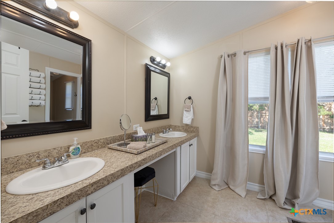 2301 Wegner Road Property Photo 13