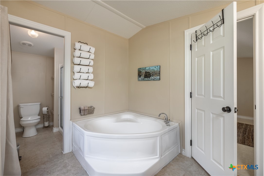 2301 Wegner Road Property Photo 14
