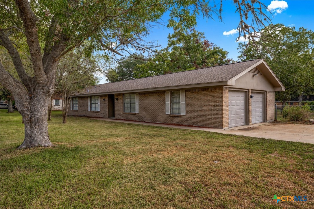 302 Brooks Road Property Photo 2