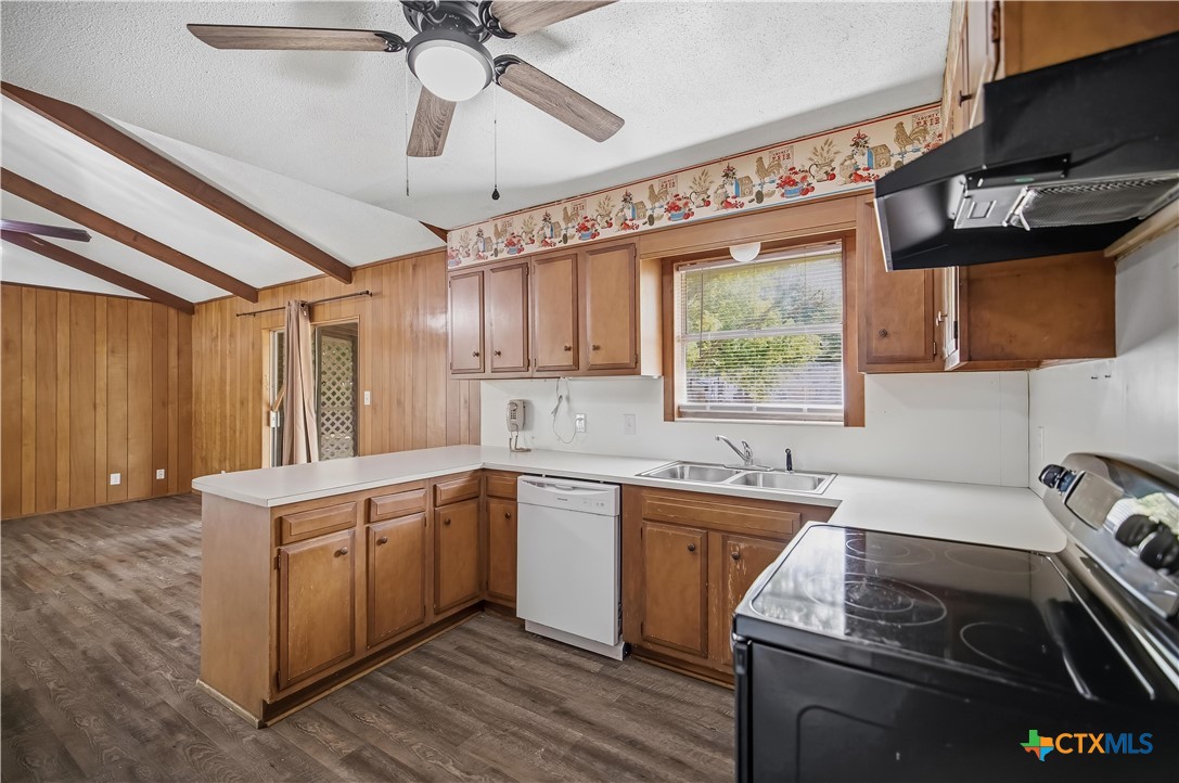 302 Brooks Road Property Photo 11